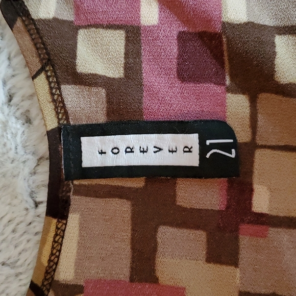 FOREVER 21 Black w/Geo Block Print Blouse - 3/4 Sleeves- Fitted-Stretch-EC- Sz S - Picture 8 of 14